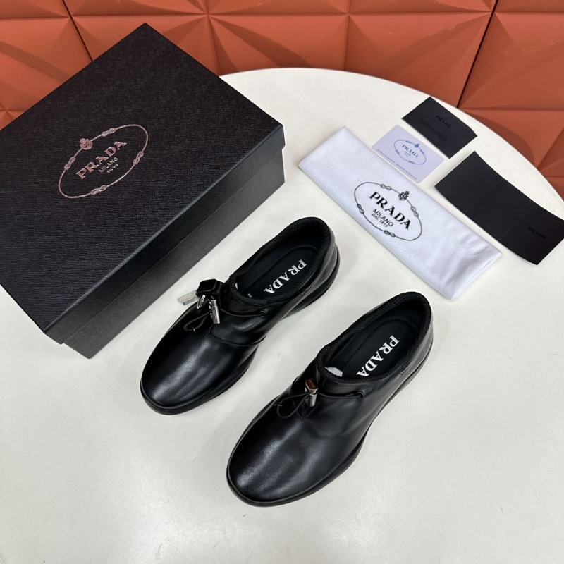 Pra*a casual shoes
